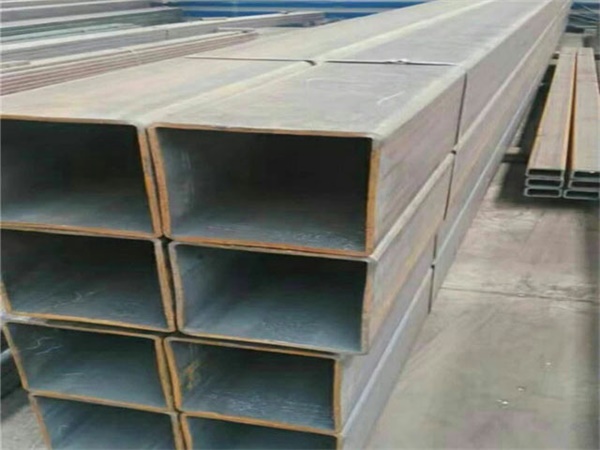 正蓝Q355B<font style='color:red'>无缝方管</font>大厂出货